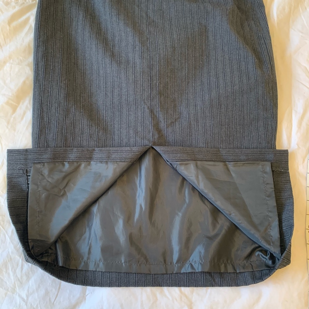 🎁 Dynamite pinstripe skirt with back slit - Picture 5 of 13